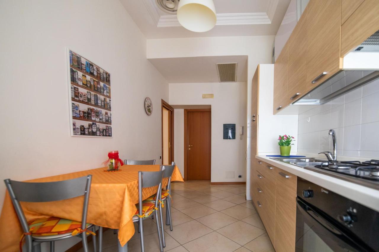 Appartamenti Le Gemme Napoli Exterior foto