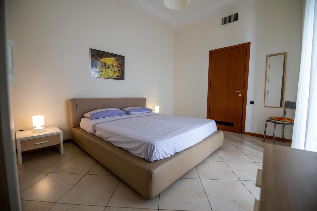 Appartamenti Le Gemme Napoli Exterior foto